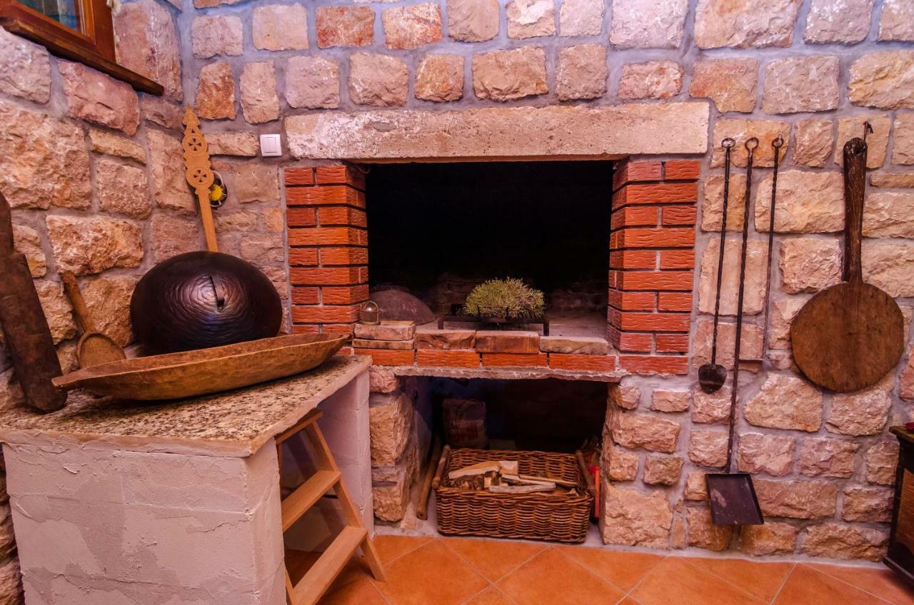 Вілла Stone House Knezevic Вінєрац Екстер'єр фото